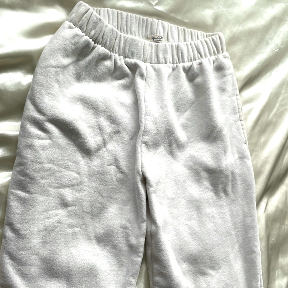 Very cute PacSun white sweats with pockets!